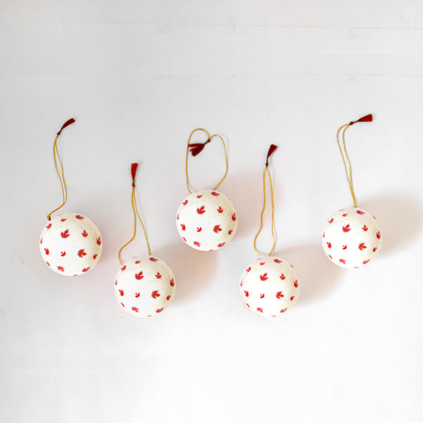 White & Red Chinar Baubles - Papier Mache Christmas Decorations in Pack of 5